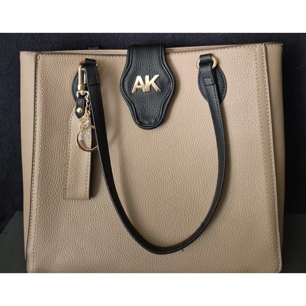 NWOT Anne Klein Handbag with‎ Keychain and Eyeglass case